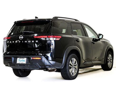 Used 2025 Nissan Pathfinder SV AWD/4WD image 6