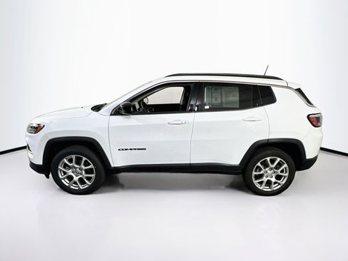 Used 2022 Jeep Compass Latitude AWD/4WD image 8