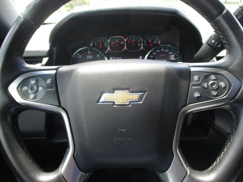 Used 2016 Chevrolet Suburban LT RWD image 16