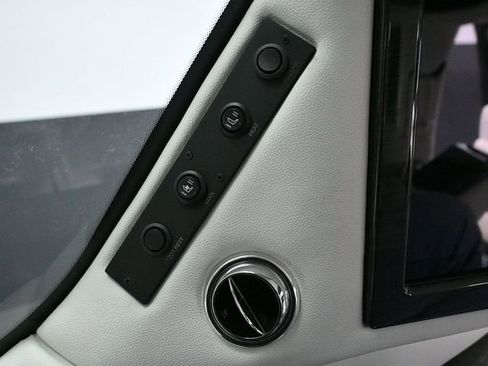 Used 2020 Cadillac Escalade ESV Platinum w/ Escalade Sport Edition image 29