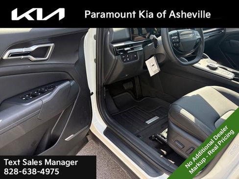New 2026 Kia Sportage EX image 17