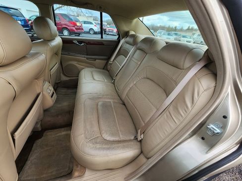 Used 2005 Cadillac De Ville Sedan w/ Equipment Group image 17