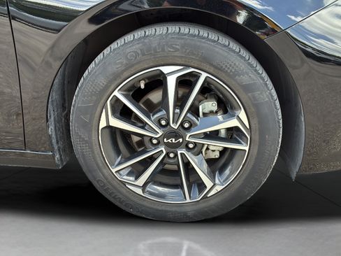 Used 2024 Kia Forte LXS w/ LXS Technology Package FWD image 30