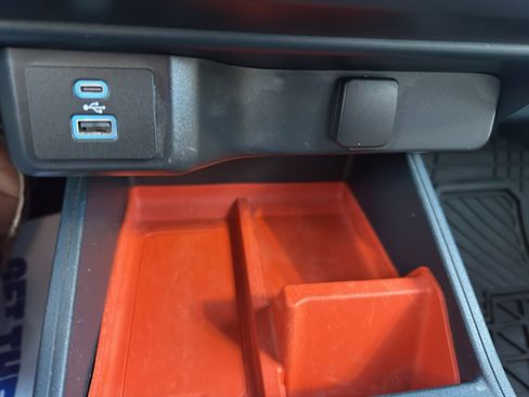 Used 2022 Ford Maverick XLT image 16