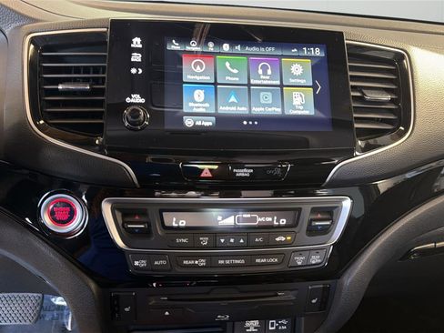 Used 2022 Honda Pilot Touring image 17