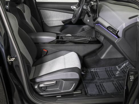 Used 2023 Volkswagen ID.4 2WD image 42