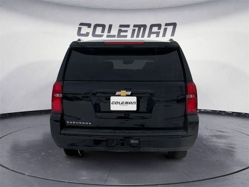Used 2018 Chevrolet Suburban LT image 4