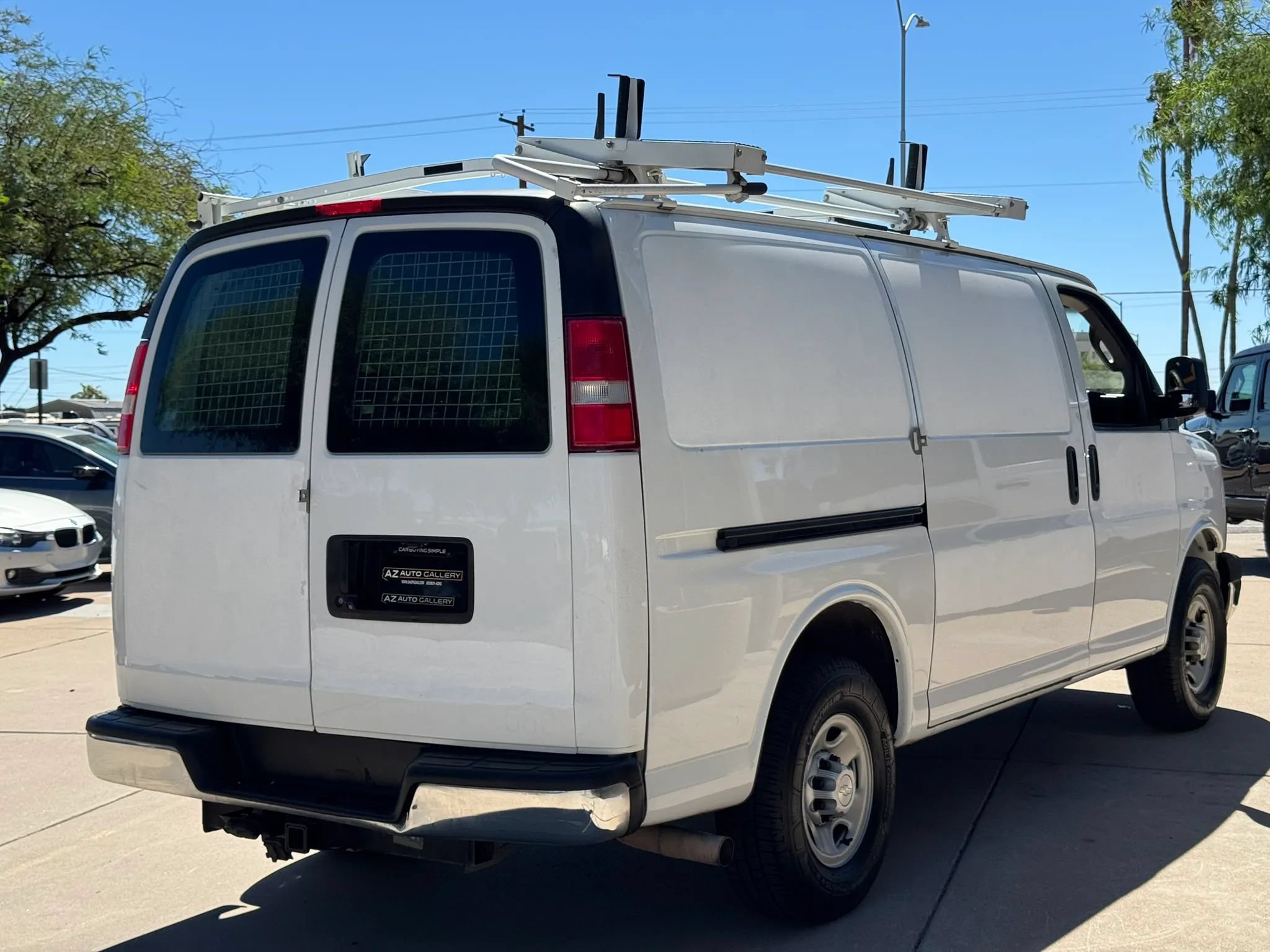 Used 2019 Chevrolet Express 2500 w/ Driver Convenience Package RWD image 5