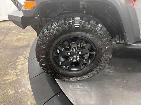 Used 2020 Jeep Wrangler Unlimited Sport image 2