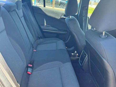 Used 2018 Dodge Charger SXT RWD image 15