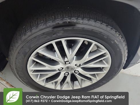 Certified 2017 Jeep Grand Cherokee Summit w/ Platinum Series Group AWD/4WD image 34