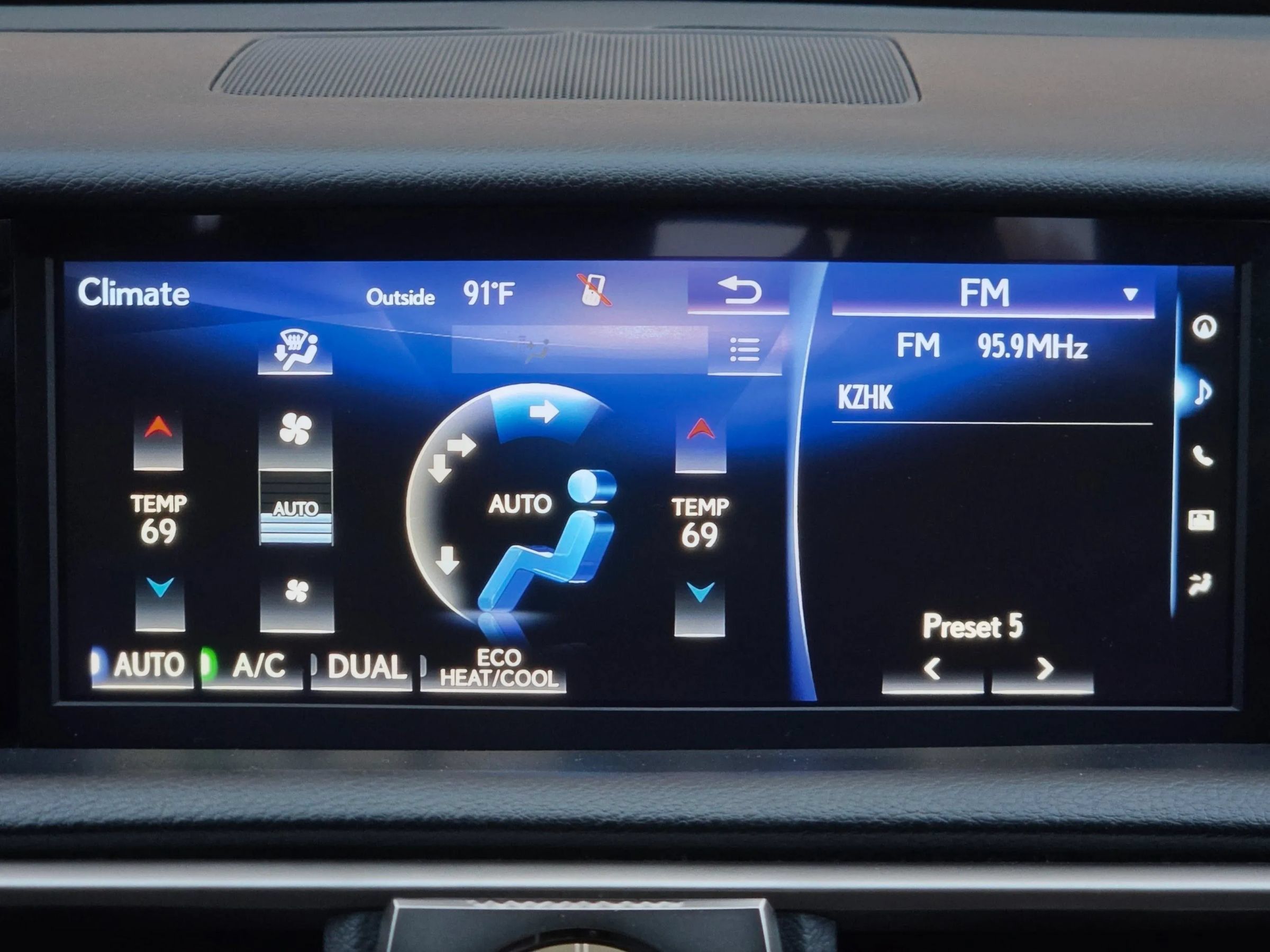 Used 2017 Lexus IS 200t F Sport w/ F Sport Package RWD image 33