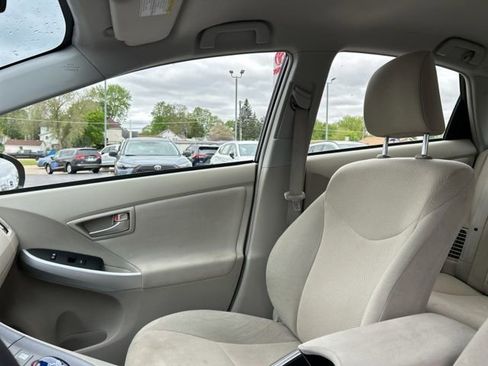 Used 2015 Toyota Prius Three FWD image 30