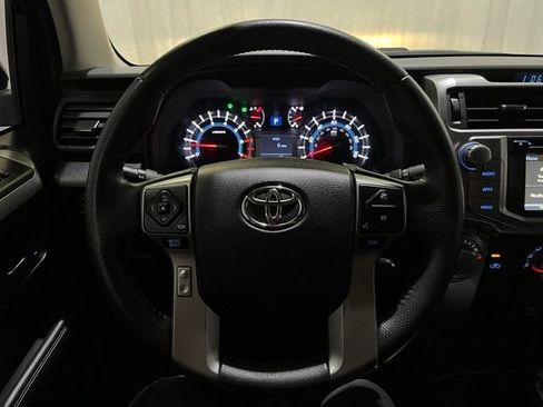 Certified 2019 Toyota 4Runner SR5 AWD/4WD image 17