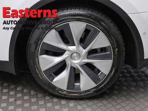 Used 2022 Tesla Model Y Long Range AWD/4WD image 8