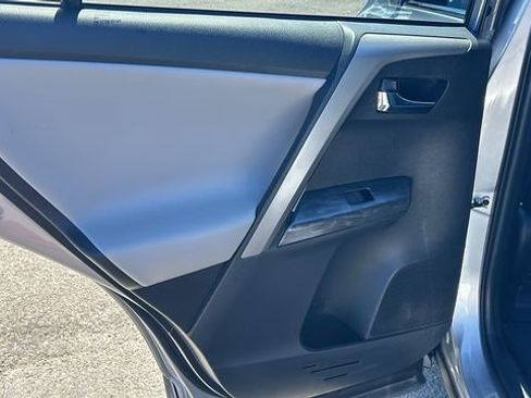 Used 2017 Toyota RAV4 Platinum image 14