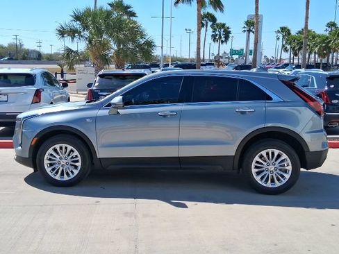 Used 2024 Cadillac XT4 Luxury w/ LPO, Floor Liner Package FWD image 3