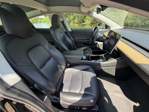 Used 2019 Tesla Model 3 Long Range RWD image 11