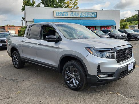 Used 2023 Honda Ridgeline Sport image 3