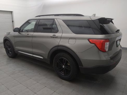 Used 2020 Ford Explorer XLT RWD image 3