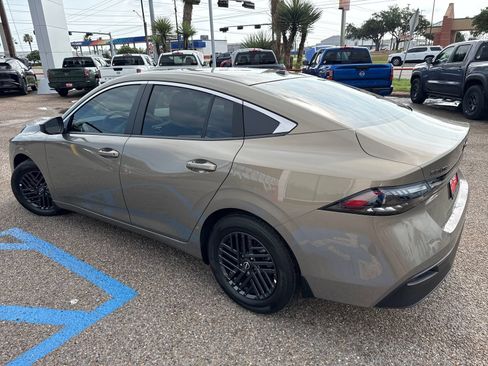 Used 2026 Nissan Sentra SV w/ Floor Mat Package FWD image 4