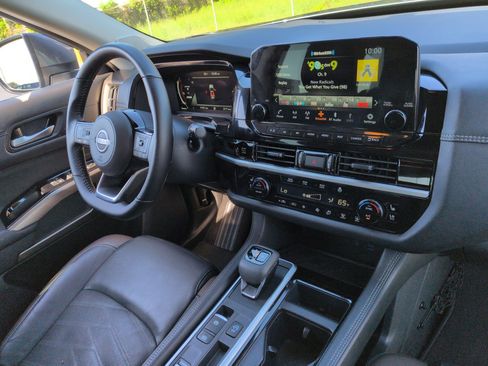 Used 2025 Nissan Pathfinder Platinum FWD image 37