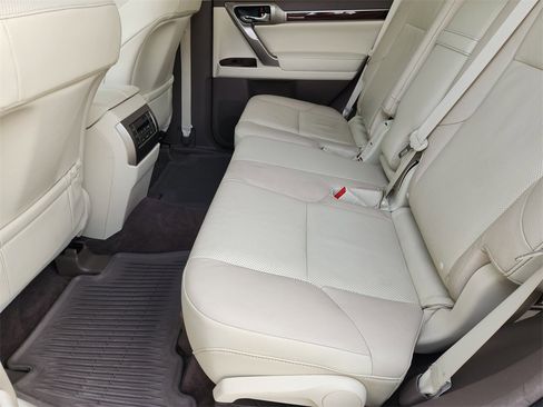 Used 2019 Lexus GX 460 image 30