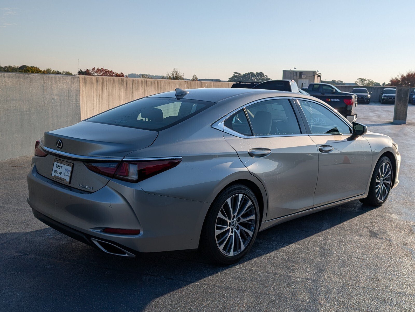 Used 2021 Lexus ES 350 w/ Premium Package FWD image 5