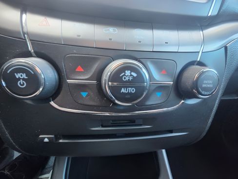 Used 2018 Dodge Journey Crossroad w/ Nav & Sun Group image 18