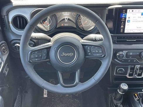 Used 2026 Jeep Gladiator Sport AWD/4WD image 22