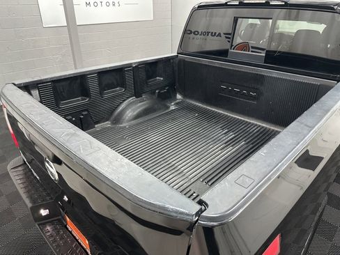 Used 2017 Nissan Titan SV image 11