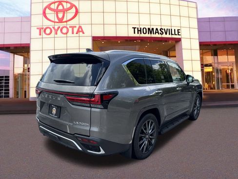 Used 2025 Lexus LX 700h F Sport image 5