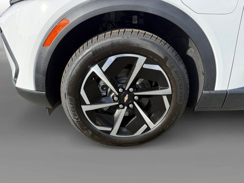 New 2026 Chevrolet Equinox EV LT image 9