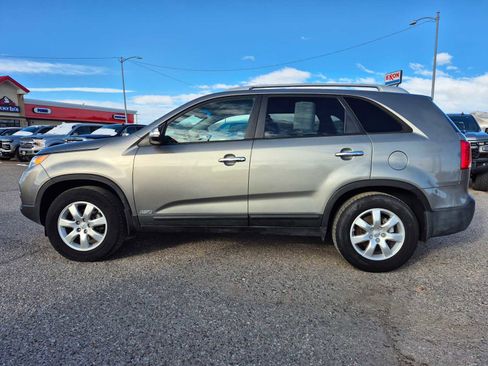 Used 2013 Kia Sorento LX w/ Convenience Pkg image 8