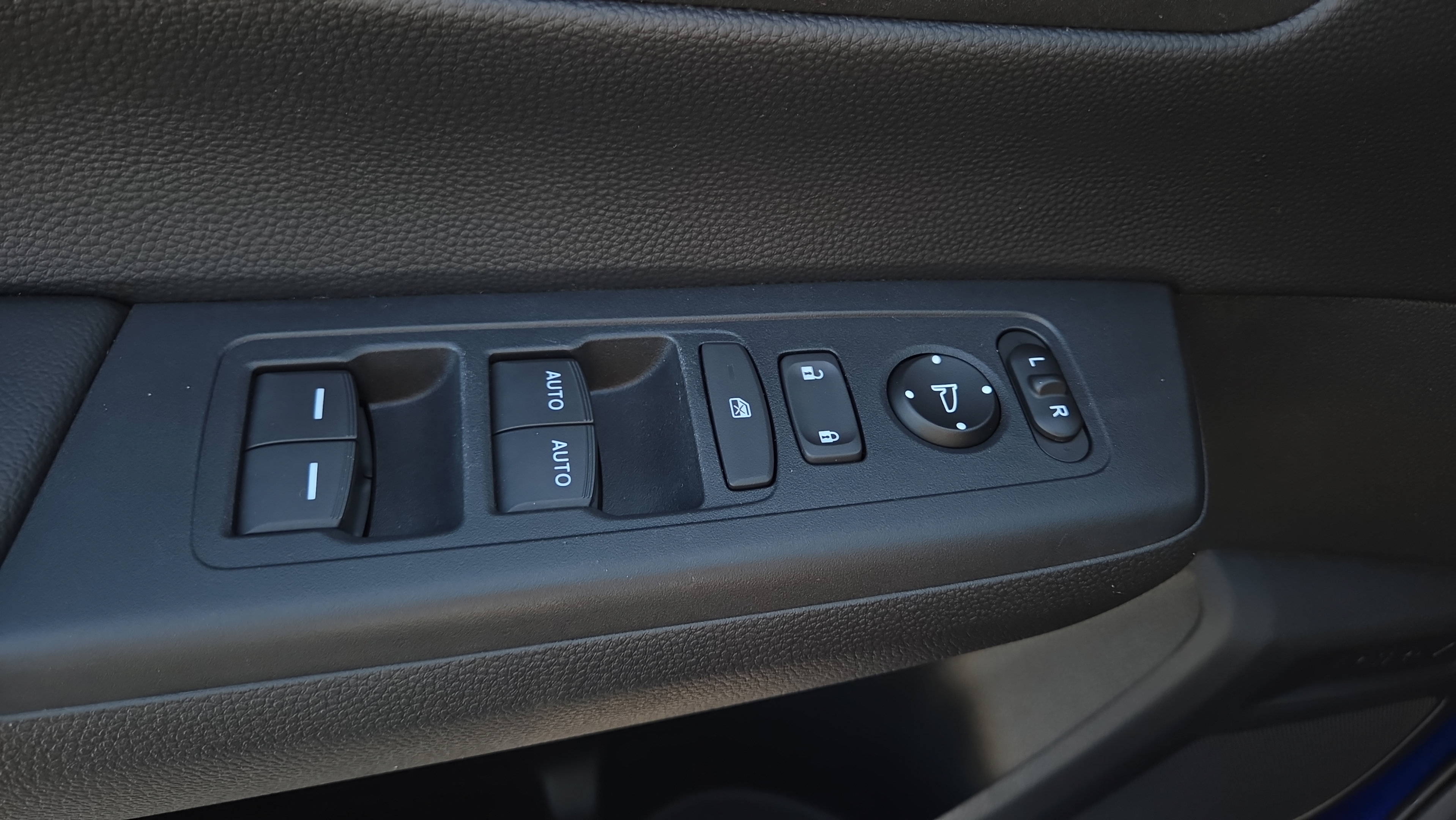Used 2023 Honda CR-V Sport image 34