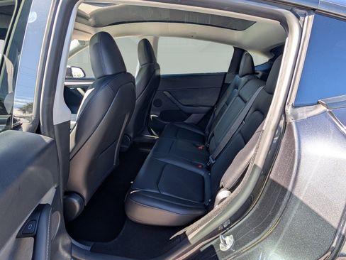 Used 2024 Tesla Model Y 2WD image 9