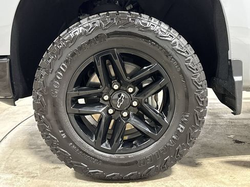 Used 2025 Chevrolet Silverado 1500 Custom Trail Boss w/ LPO, Dark Essentials Package AWD/4WD image 26