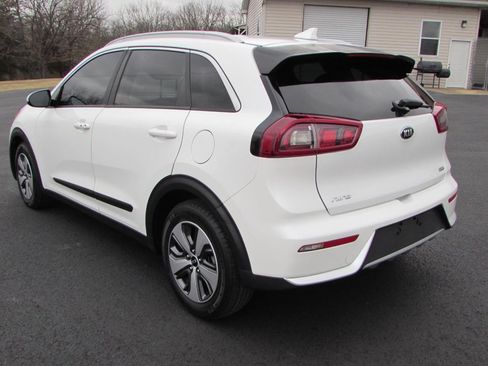 Used 2019 Kia Niro EX image 5