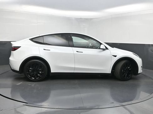 Used 2023 Tesla Model Y Long Range AWD/4WD image 41
