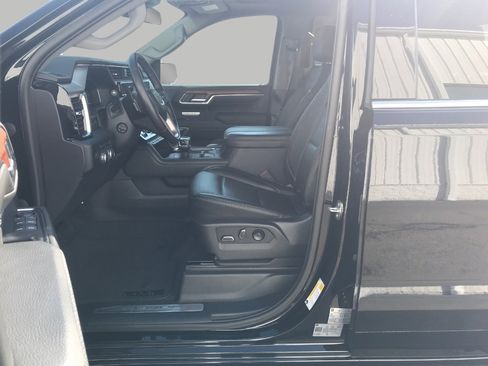 Used 2023 GMC Sierra 1500 Denali AWD/4WD image 9