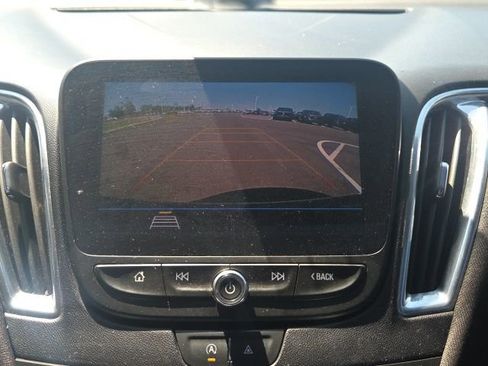 Used 2020 Chevrolet Malibu LT FWD image 27