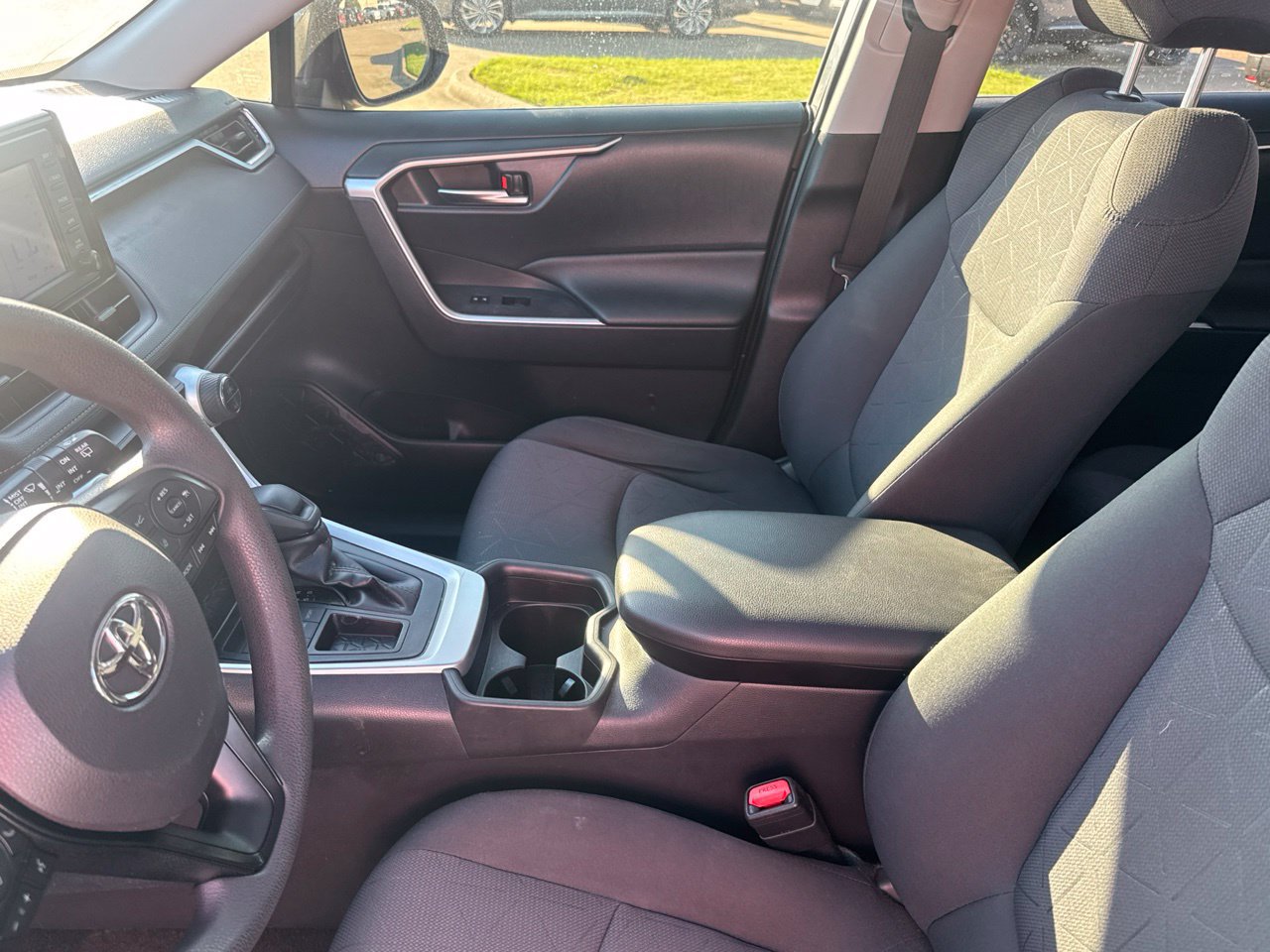 Used 2019 Toyota RAV4 XLE FWD image 46
