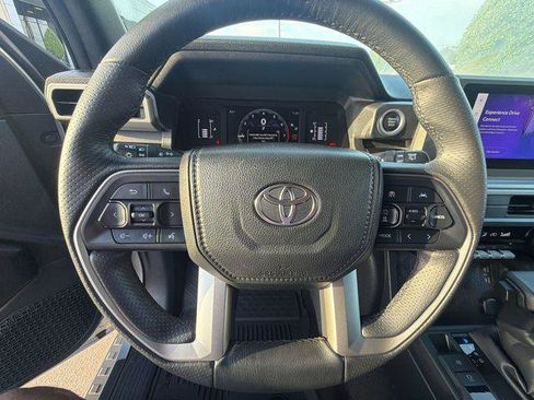 Certified 2025 Toyota 4Runner SR5 AWD/4WD image 24