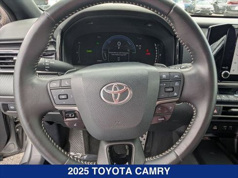 Used 2025 Toyota Camry SE FWD image 13