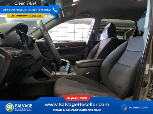 Used 2011 Kia Sorento LX image 9