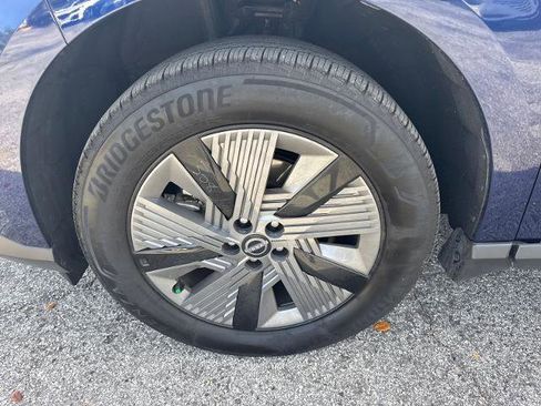 Certified 2025 Nissan Murano SL image 11