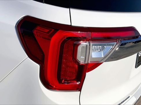 Used 2022 GMC Acadia Denali w/ Denali Technology Package image 29