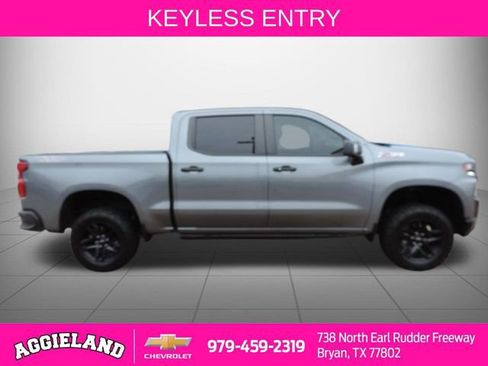 Used 2021 Chevrolet Silverado 1500 LT Trail Boss w/ Convenience Package II image 2