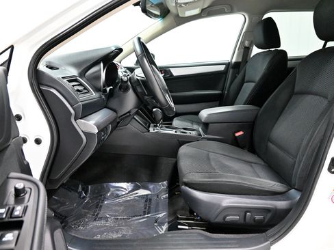 Used 2017 Subaru Outback 2.5i Premium AWD/4WD image 5