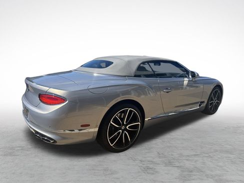 Used 2020 Bentley Continental GT image 11